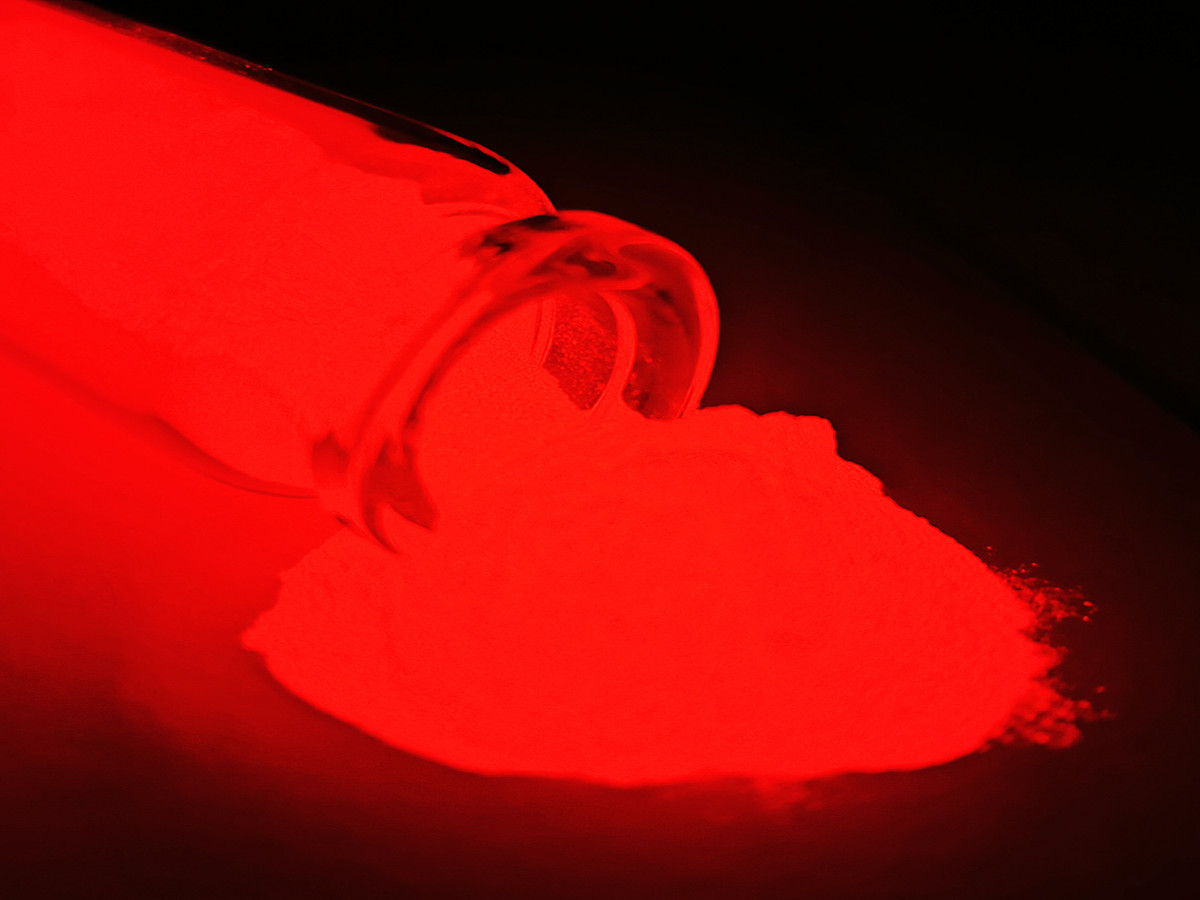 红色夜光粉.jpg 红色夜光粉.jpg